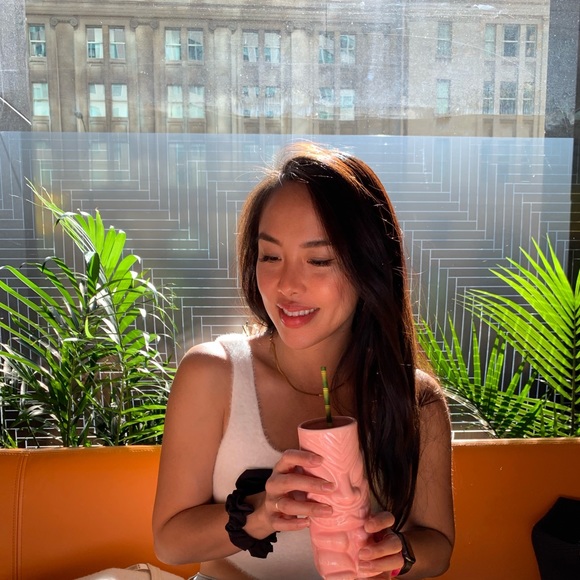 Meet your Posher, Vickie - Picture 1 of 4